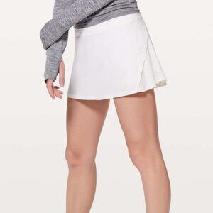 Lululemon Tennis Skirt play off the pleats womens White (size 6) workout outdoor